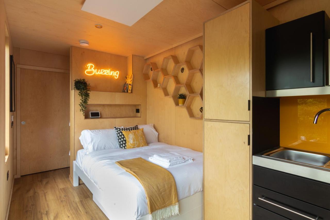 The Hive - Unique Hot Tub Cabin In มิลล์พอร์ต ภายนอก รูปภาพ